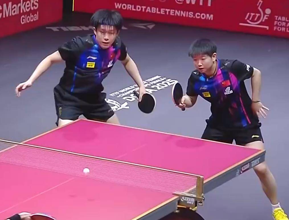 米兰-国乒压哨绝杀曼联，全场沸腾！经典一战再现传奇